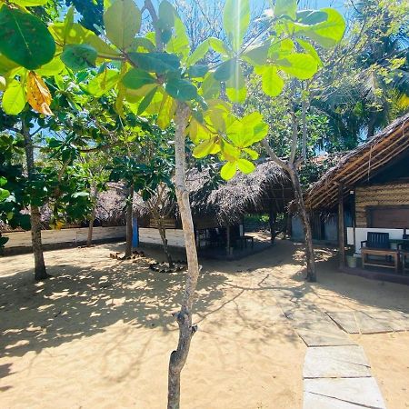 Air Lush Beach Cabanas Arugam Bay Buitenkant foto